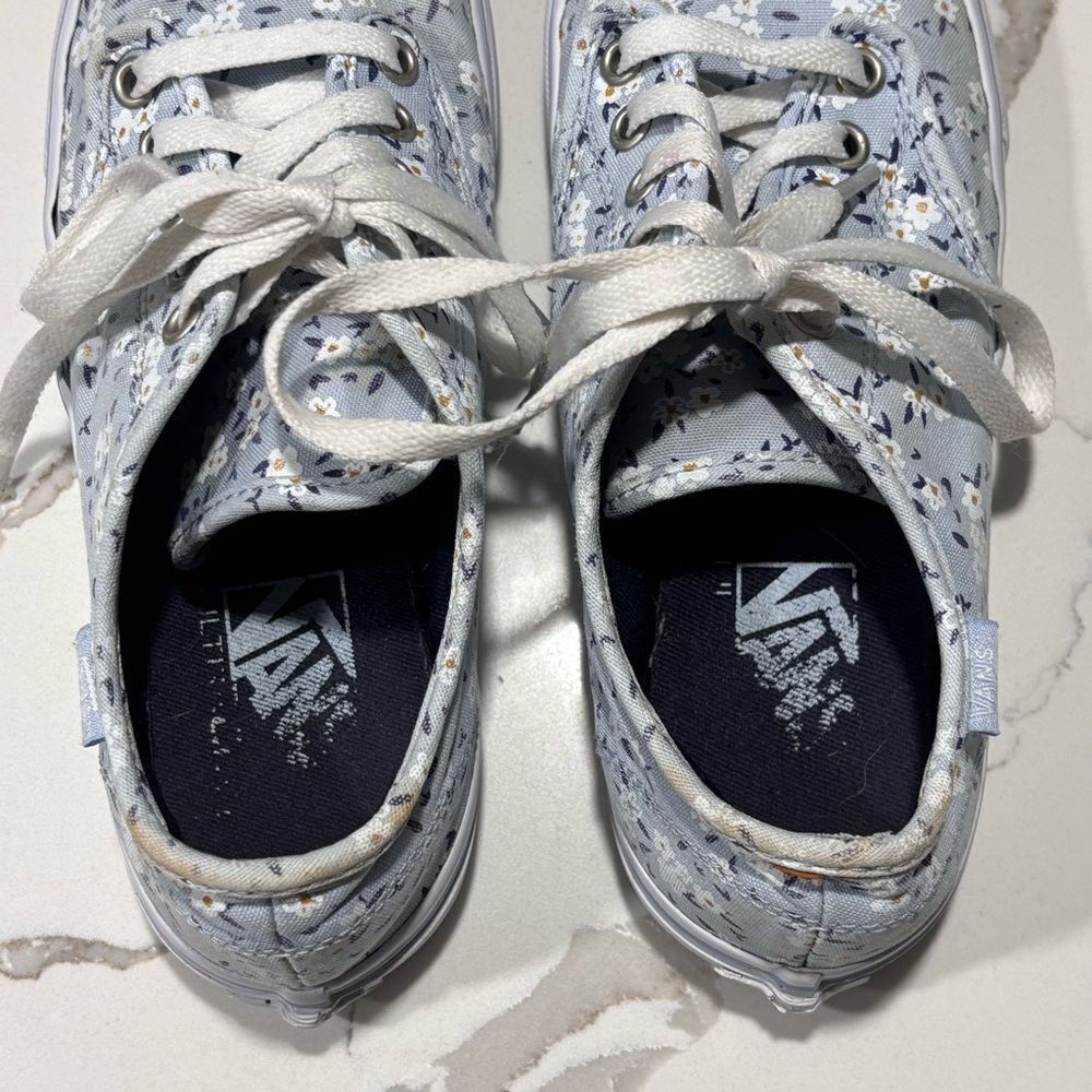VANS Women’s Blue Floral Athletic Fashion Sneakers Skate Shoes Size 7.5 Daisies - Picture 3 of 12